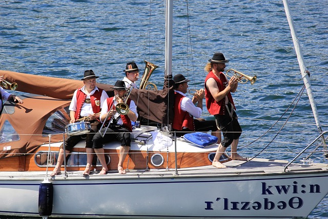 卢茨基严厉回击伊万！挺新人现直言不讳，引起球迷热议.