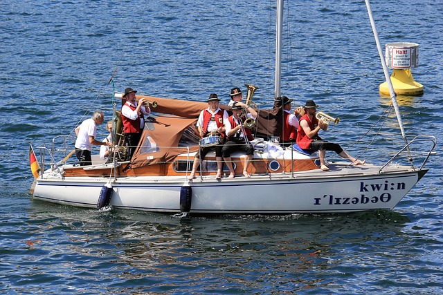 过斑马线仅是“车让人”就行了吗?这些“小事”千万别大意.